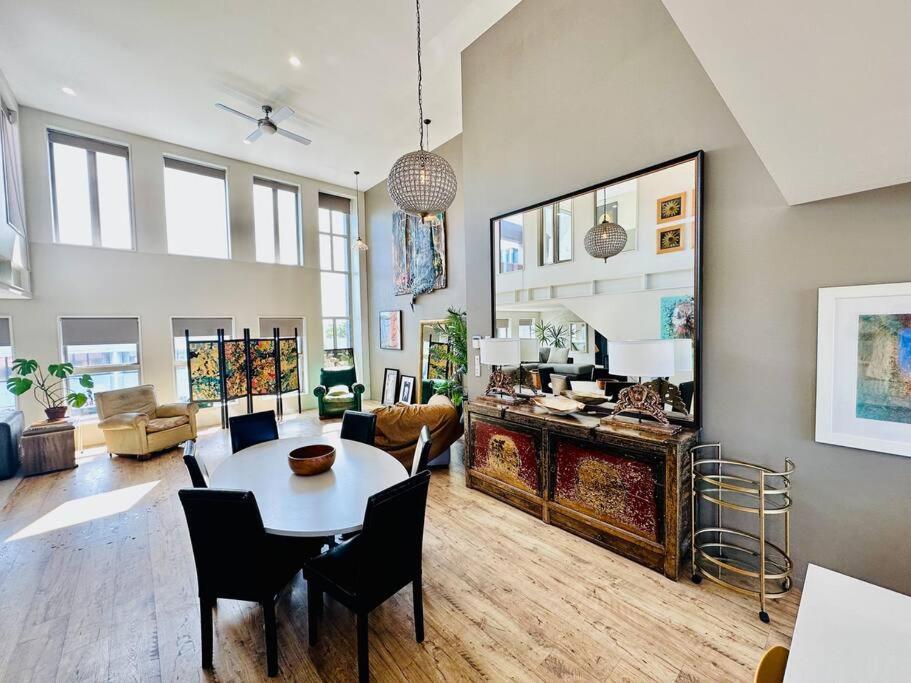 Stunning New York Loft Gallery كريستتشيرش المظهر الخارجي الصورة
